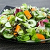 Салат з сурімі, норі, цибулею-порей, огірком, топінамбуром та гарбузовим насінням